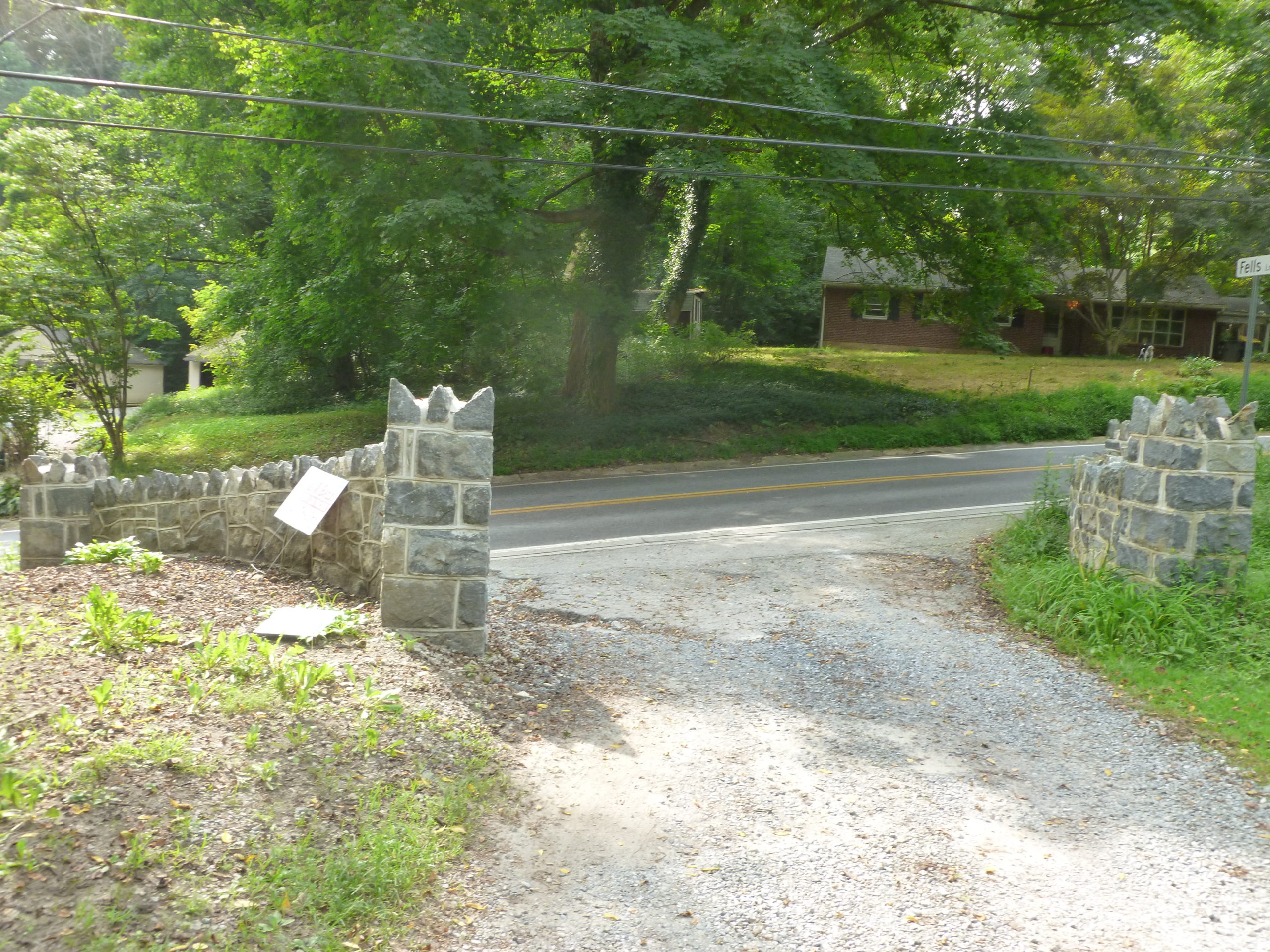 hercules mansion entrance gate wall